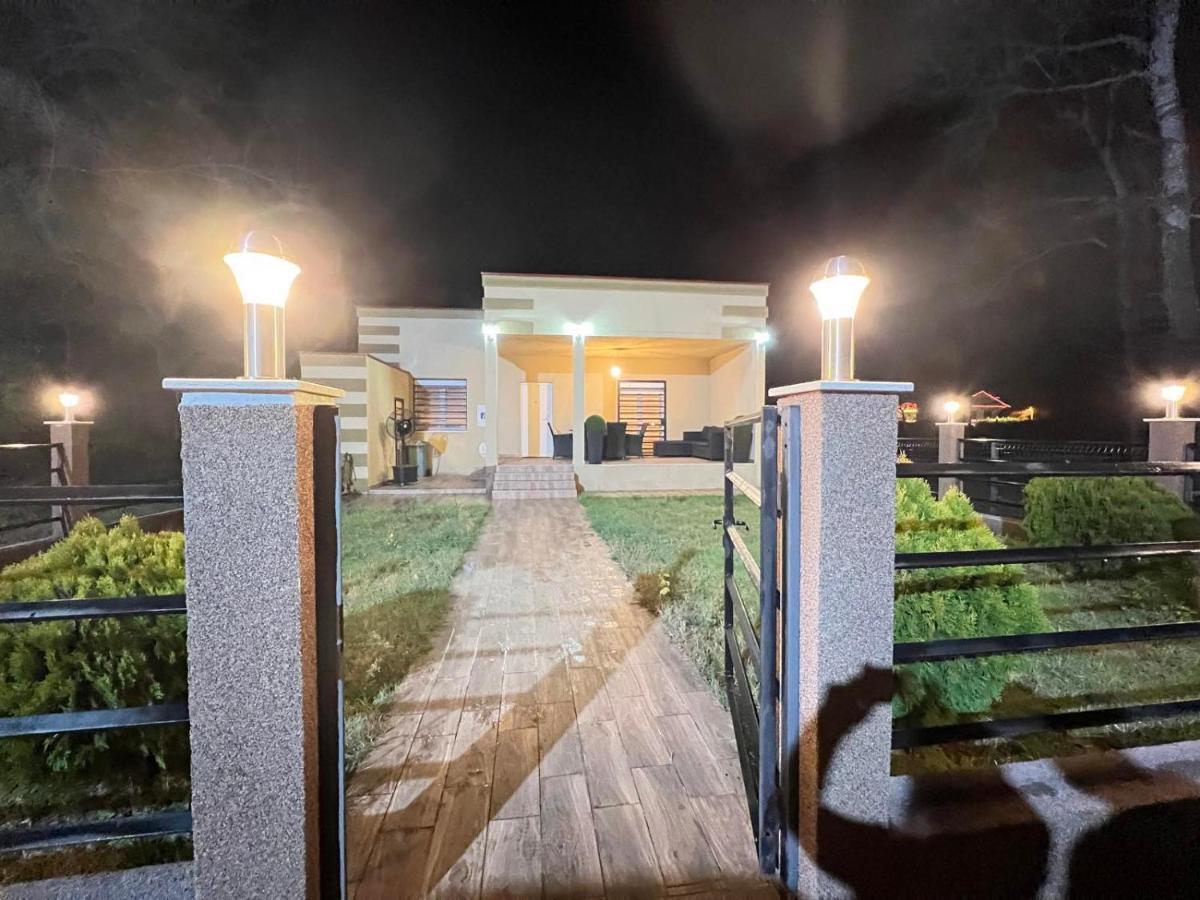 Villaversa Ulcinj Exterior foto